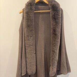 Luxurious Faux Fur Trimmed Sweater - Gray